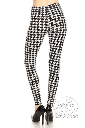 Peached Leggings in Houndstooth | Black White Jagged Checked Tights Back